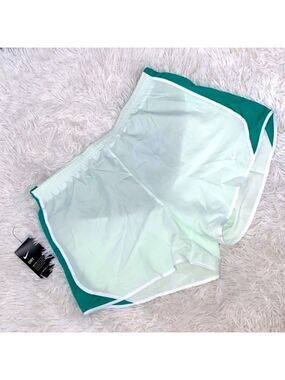 NWOT Nike running shorts